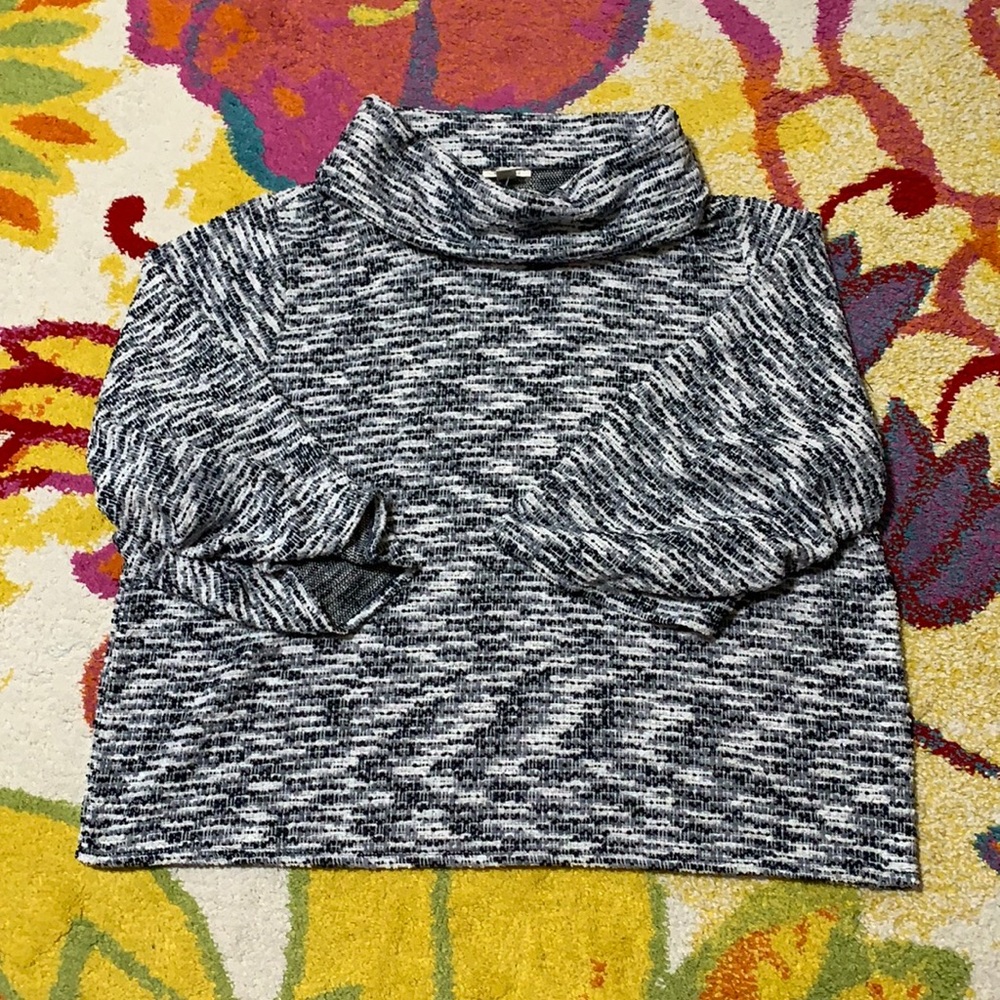 Westbound Woman Cowl Sweater - Picture 2 of 10